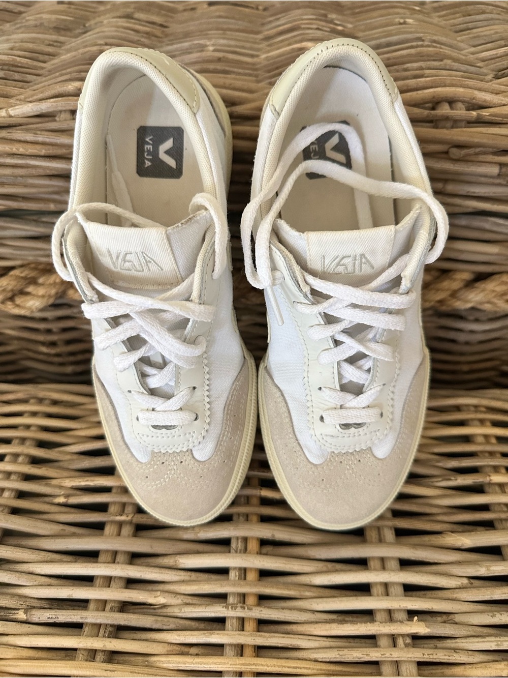 Veja Volley Pierre Sneaker size 38 - Picture 4 of 9